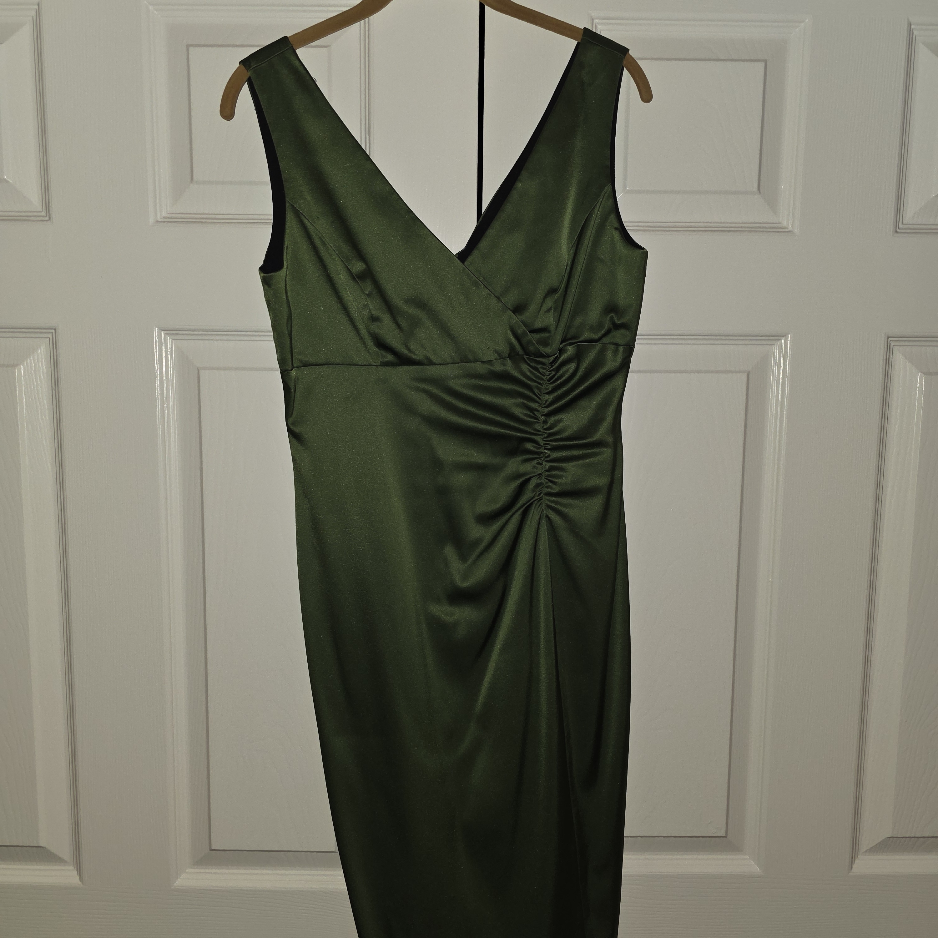 Donna Ricco Olive Green Ruched Midi Dress